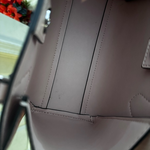 —SOLD— Michael kors 2 in 1 Daria - Picture 5 of 10